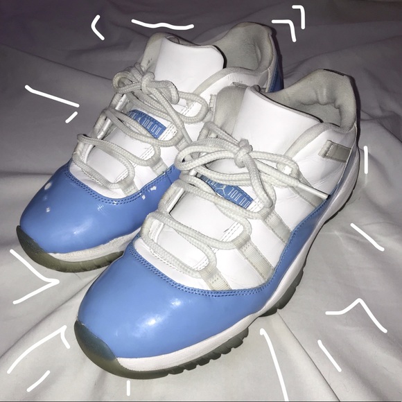 Jordan 11, UNC’s! Size 10.5. - Picture 2 of 2